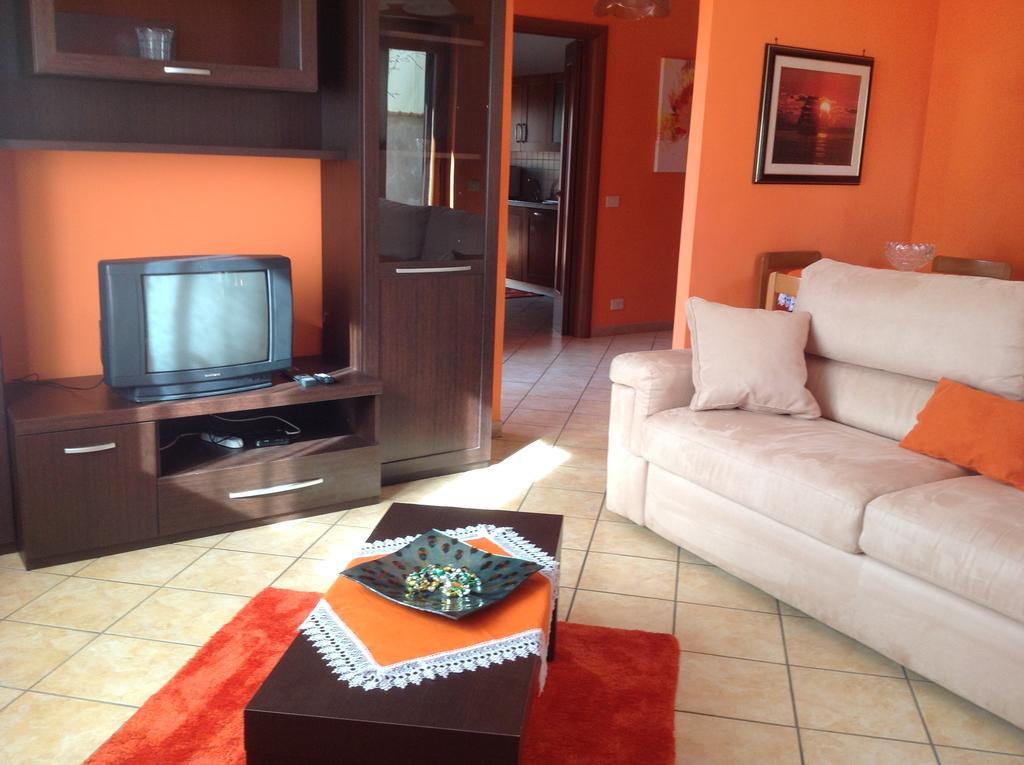 טורביאניקה Orange Holiday Home מראה חיצוני תמונה