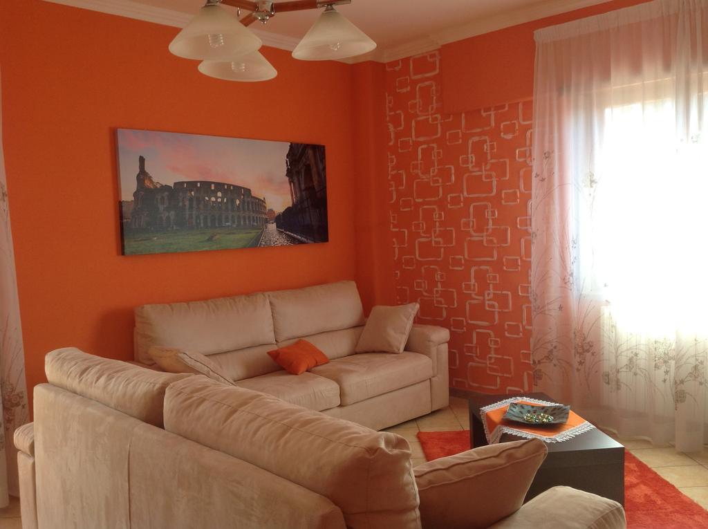 טורביאניקה Orange Holiday Home מראה חיצוני תמונה